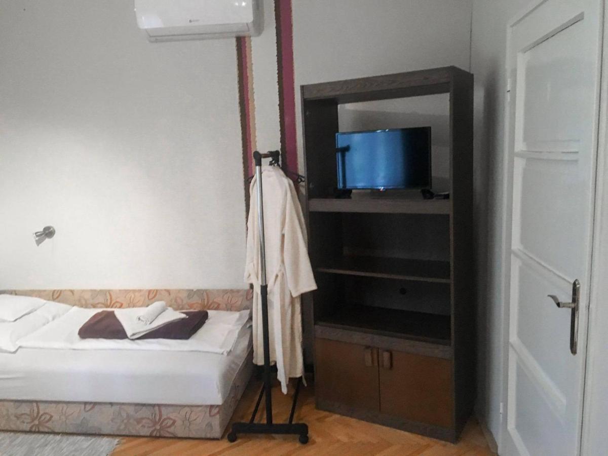 Tompos Vendeghaz Es Pince Otel Villány Dış mekan fotoğraf
