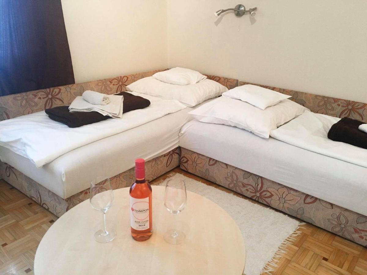 Tompos Vendeghaz Es Pince Otel Villány Dış mekan fotoğraf